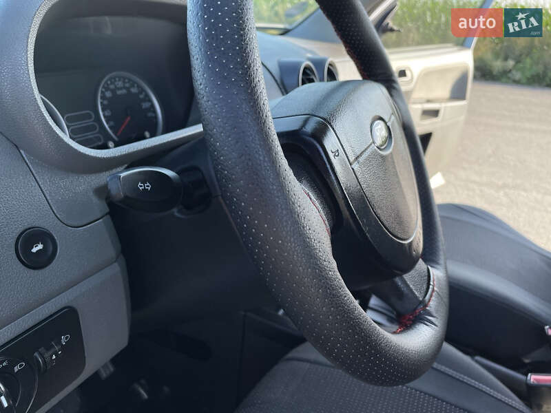 Хэтчбек Ford Fusion 2005 в Шепетовке
