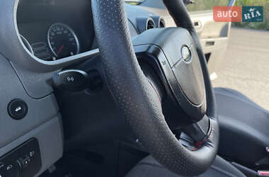 Хэтчбек Ford Fusion 2005 в 