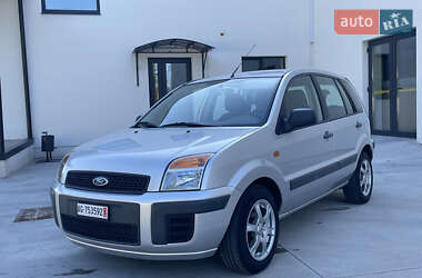 Хэтчбек Ford Fusion 2010 в 