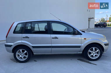 Хэтчбек Ford Fusion 2010 в 