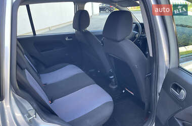 Хэтчбек Ford Fusion 2010 в 