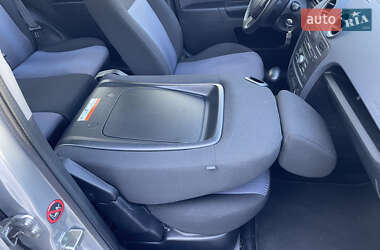 Хэтчбек Ford Fusion 2010 в 