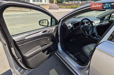 Седан Ford Fusion 2013 в 