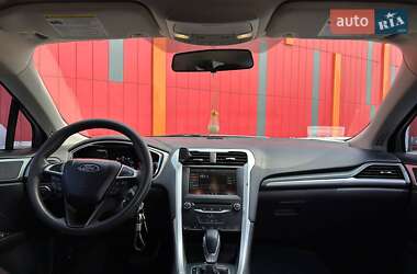 Седан Ford Fusion 2014 в 