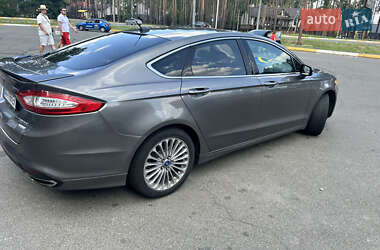 Седан Ford Fusion 2013 в 