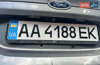 Седан Ford Fusion 2013 в 