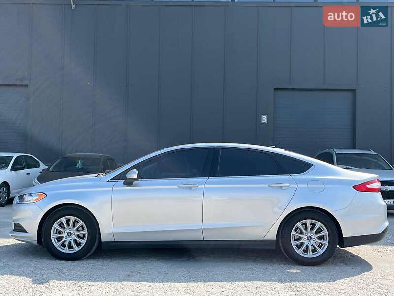 Седан Ford Fusion 2016 в Львове