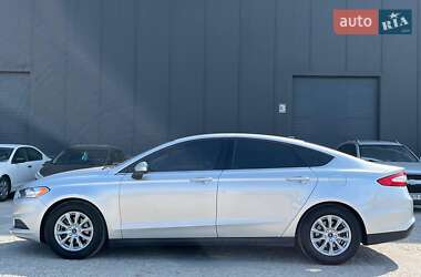Седан Ford Fusion 2016 в 