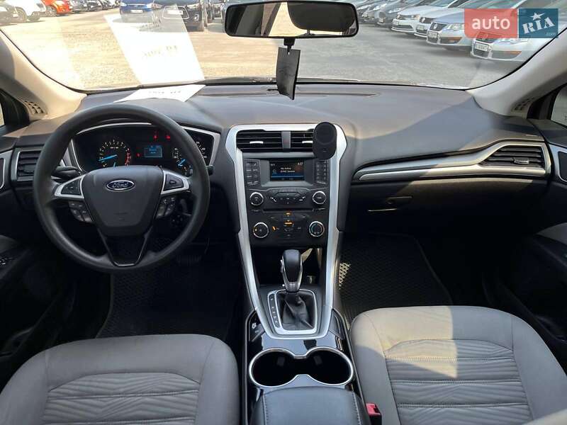 Седан Ford Fusion 2016 в Львове