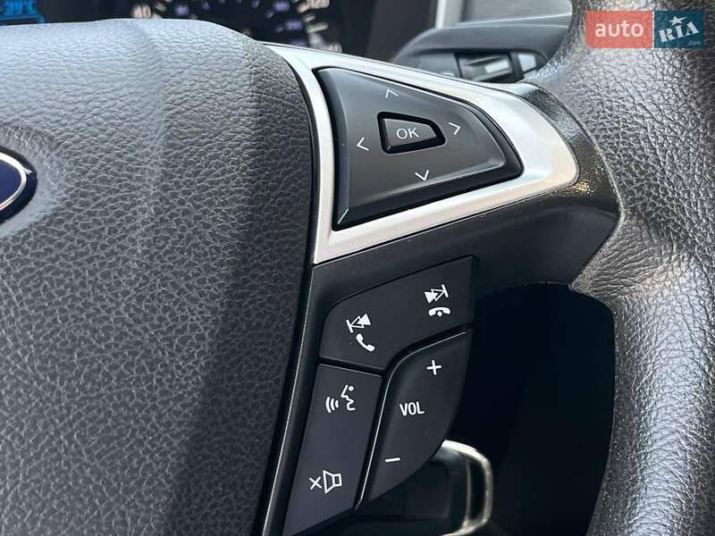 Седан Ford Fusion 2016 в Львове