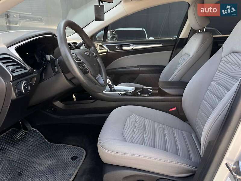 Седан Ford Fusion 2016 в Львове