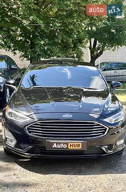 Седан Ford Fusion 2019 в 