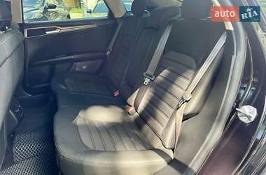 Седан Ford Fusion 2019 в 