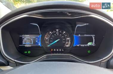 Седан Ford Fusion 2016 в 