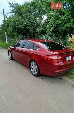 Седан Ford Fusion 2013 в 
