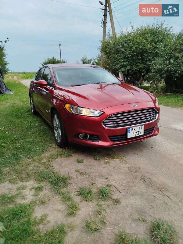 Седан Ford Fusion 2013 в Ровно