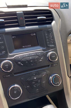 Седан Ford Fusion 2014 в 