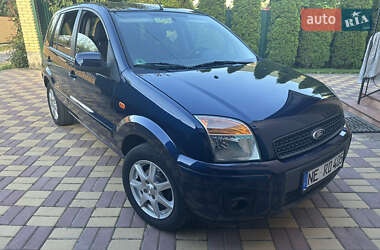 Хэтчбек Ford Fusion 2010 в 