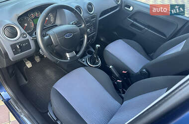 Хэтчбек Ford Fusion 2010 в 