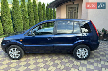 Хэтчбек Ford Fusion 2010 в 