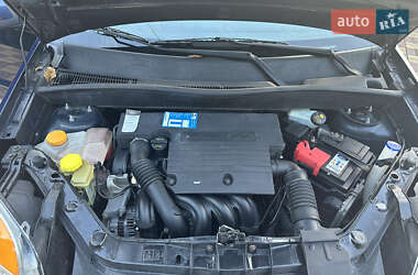Хэтчбек Ford Fusion 2010 в 