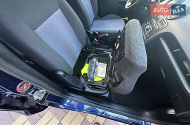 Хэтчбек Ford Fusion 2010 в 