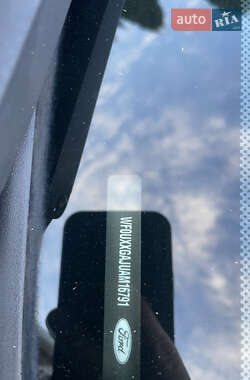 Хэтчбек Ford Fusion 2010 в 