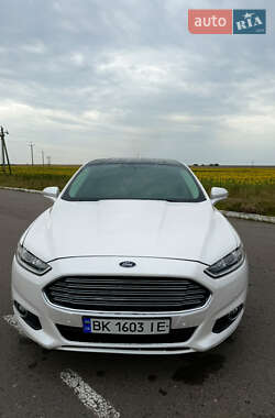 Седан Ford Fusion 2016 в Львове