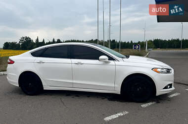 Седан Ford Fusion 2016 в 
