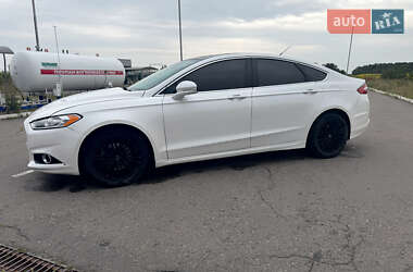 Седан Ford Fusion 2016 в 