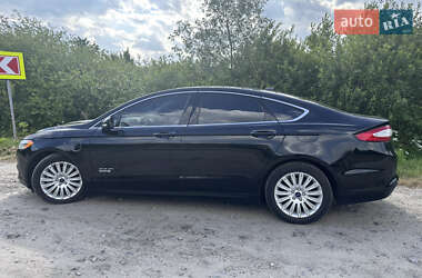 Седан Ford Fusion 2016 в 