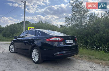 Седан Ford Fusion 2016 в 
