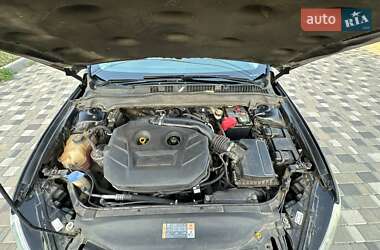 Седан Ford Fusion 2012 в 