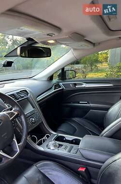 Седан Ford Fusion 2012 в 