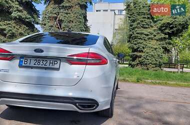 Седан Ford Fusion 2017 в 