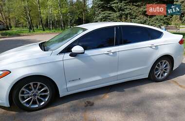 Седан Ford Fusion 2017 в 