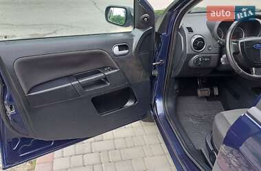 Хэтчбек Ford Fusion 2004 в 