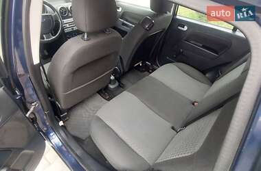 Хэтчбек Ford Fusion 2004 в 