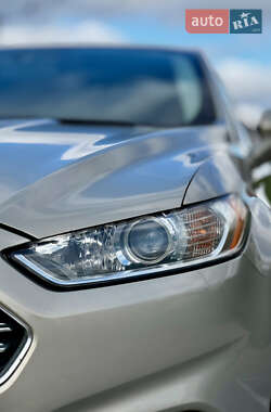 Седан Ford Fusion 2014 в 
