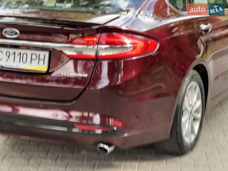 Седан Ford Fusion 2016 в Львове