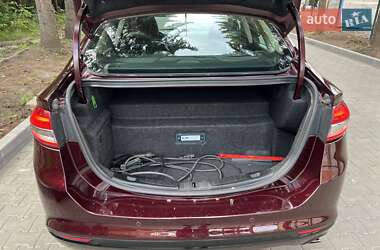 Седан Ford Fusion 2016 в 
