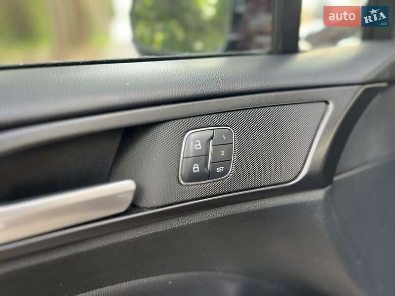 Седан Ford Fusion 2016 в Львове