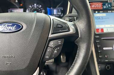 Седан Ford Fusion 2016 в 