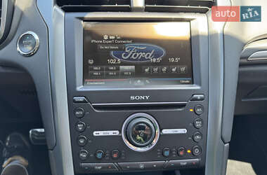 Седан Ford Fusion 2015 в 