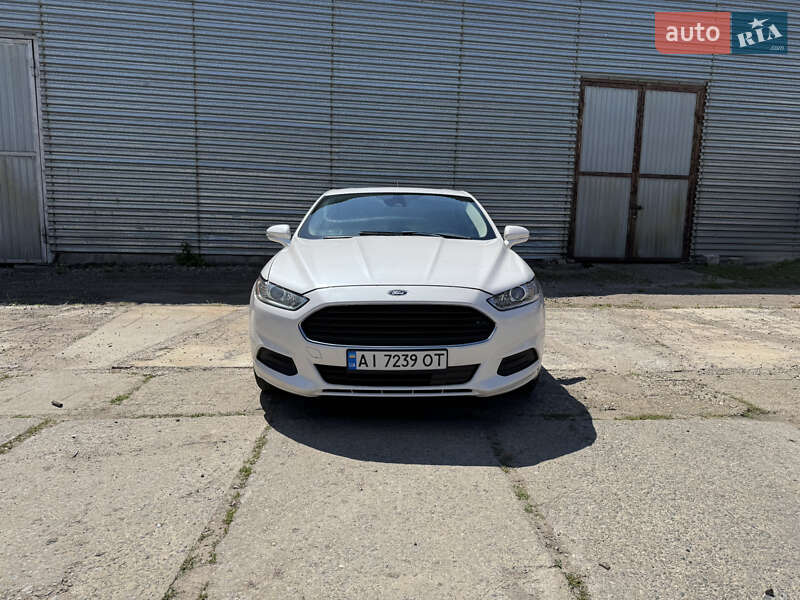 Седан Ford Fusion 2015 в 
