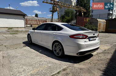 Седан Ford Fusion 2015 в 