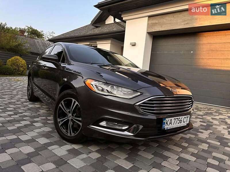 Седан Ford Fusion 2017 в 