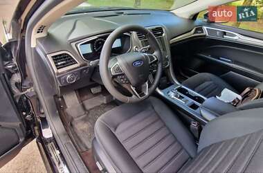 Седан Ford Fusion 2020 в 