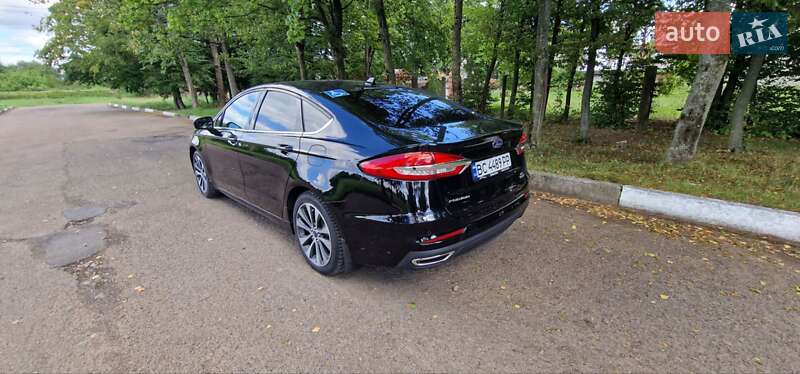 Седан Ford Fusion 2020 в Стрию