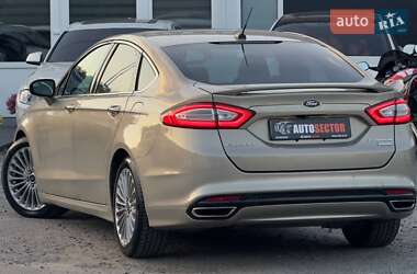Седан Ford Fusion 2015 в 